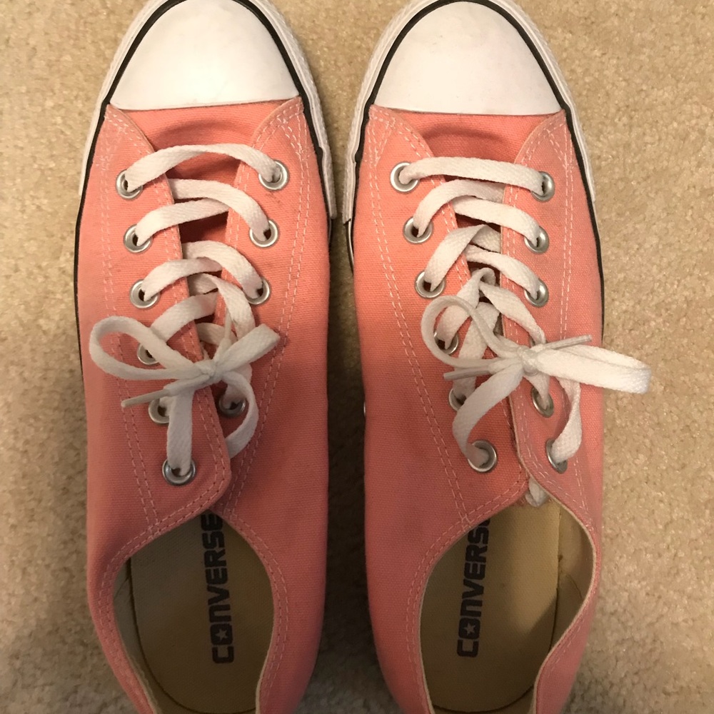 Light pink converse
